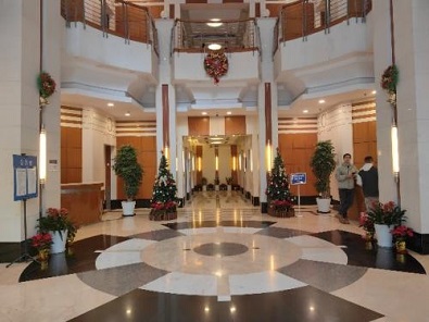 寫字樓圣誕裝飾_辦公物業(yè)公司